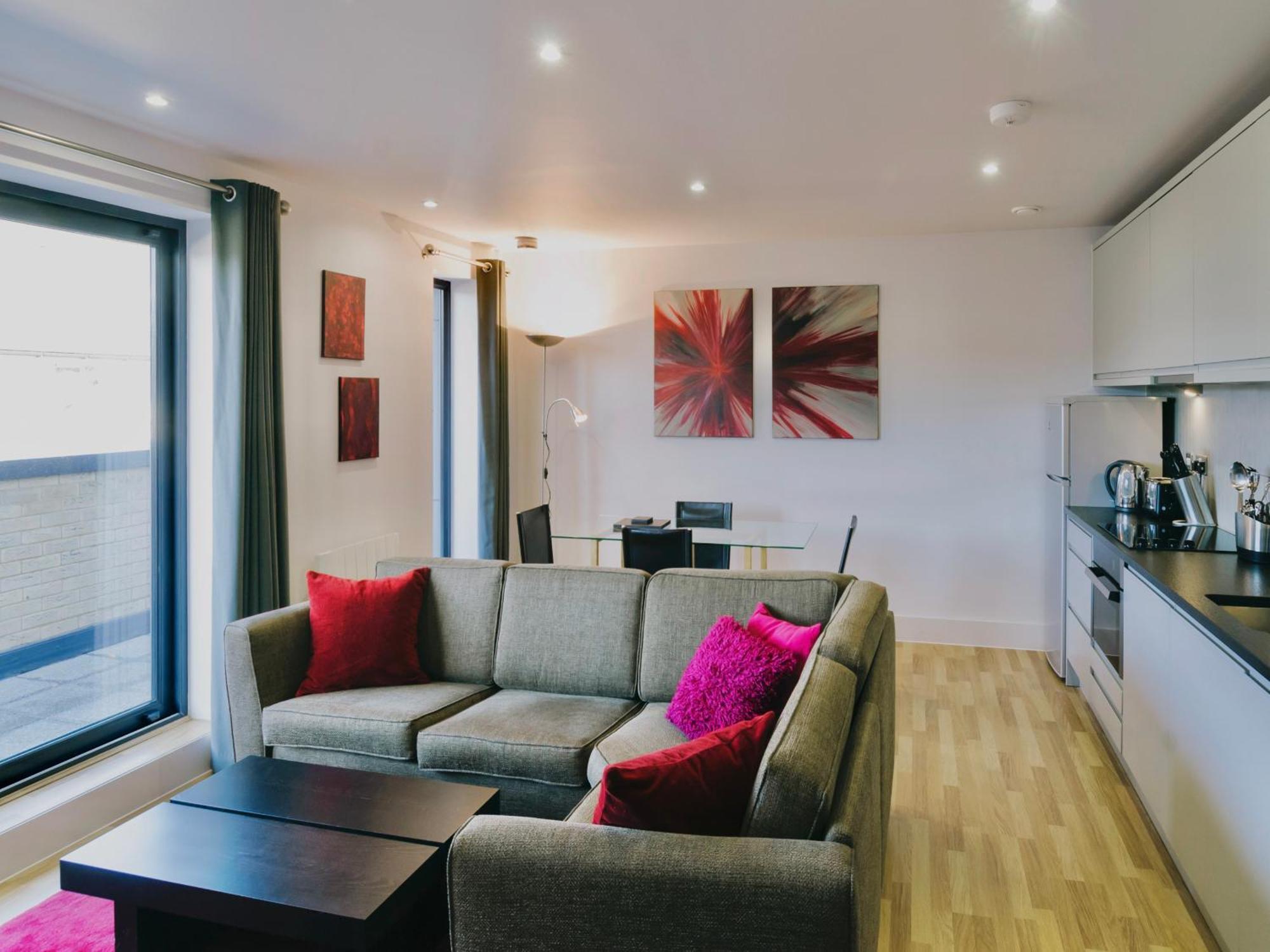 Your Space Apartments - Eden House CBG Екстериор снимка