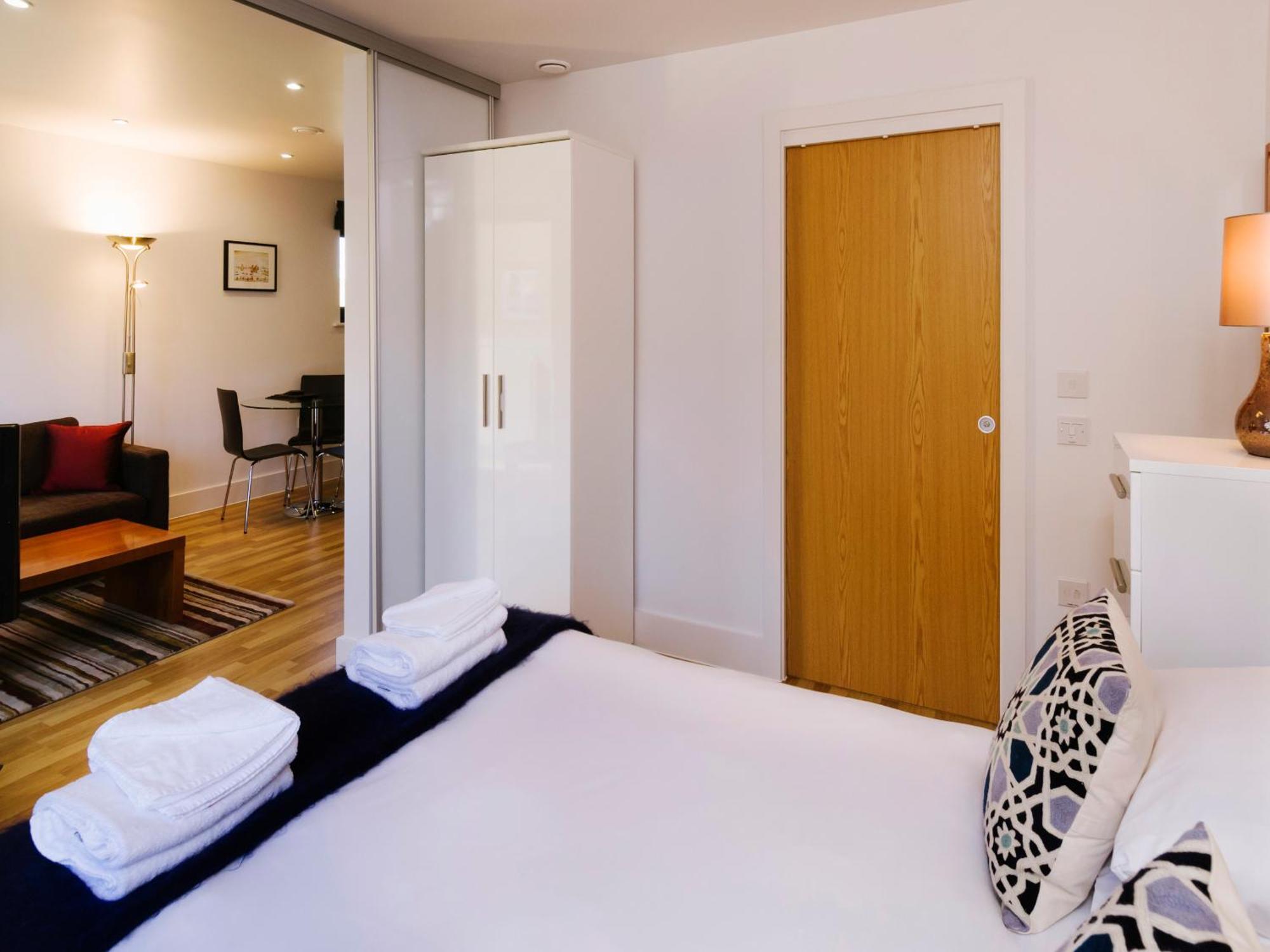 Your Space Apartments - Eden House CBG Екстериор снимка