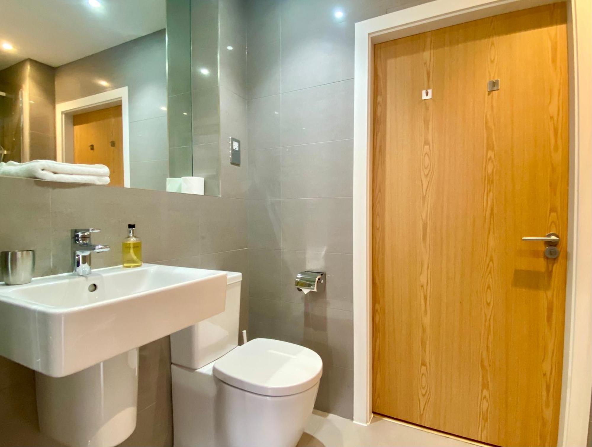 Your Space Apartments - Eden House CBG Екстериор снимка