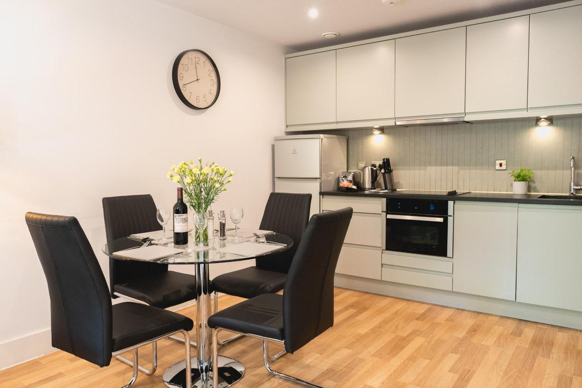 Your Space Apartments - Eden House CBG Екстериор снимка